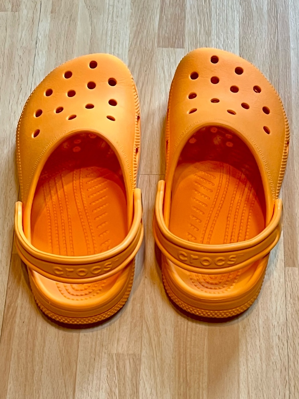 CROCS Kid’s Classic Clog - sz Junior 2 - Picture 6 of 16